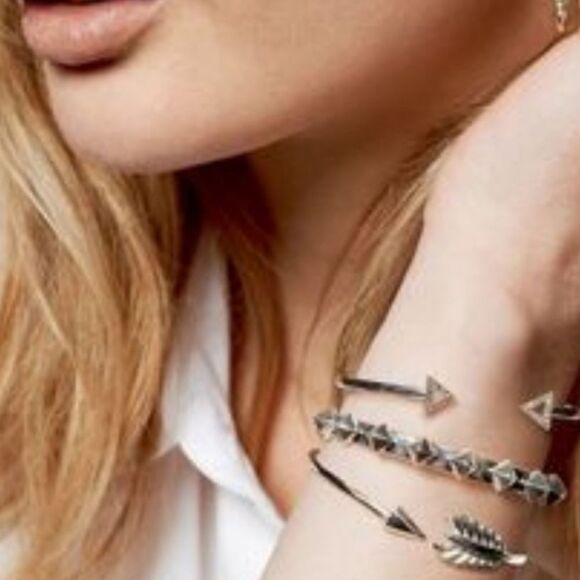 Stella & Dot arrow cuff - Picture 5 of 7